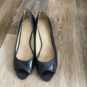 Naturalized 10 ladies, black heeled dress shoe with peak toe